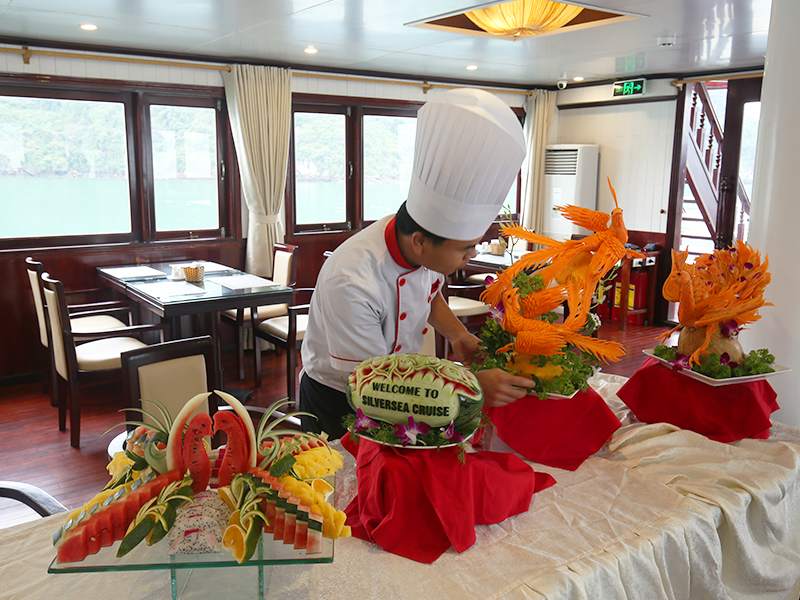 halong-bay-silversea-cruise-01